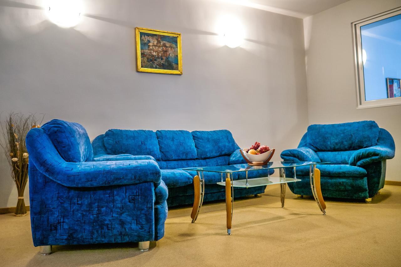 Diana Palace Yambol Luaran gambar