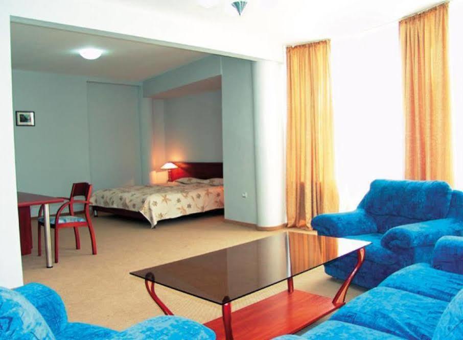 Diana Palace Yambol Luaran gambar
